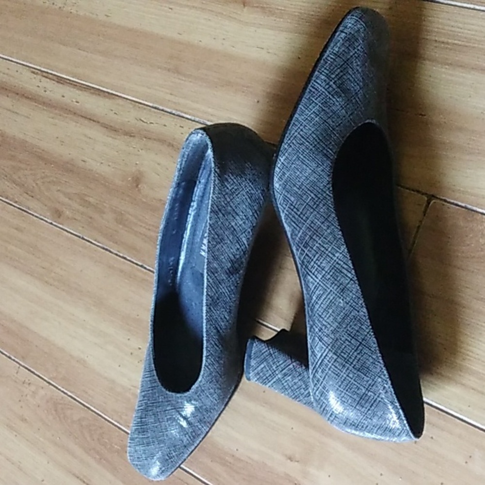 Stuart Weitzman heels#block - Picture 3 of 7